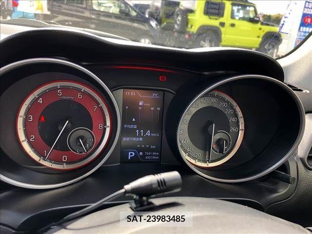 Suzuki SWIFT 2019-02 215198-19
