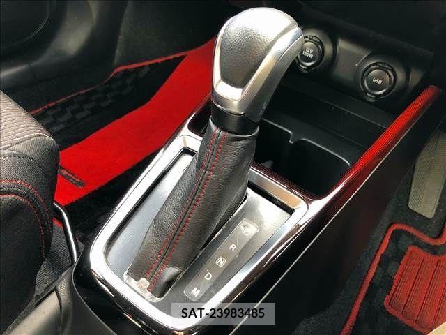 Suzuki SWIFT 2019-02 215198-17