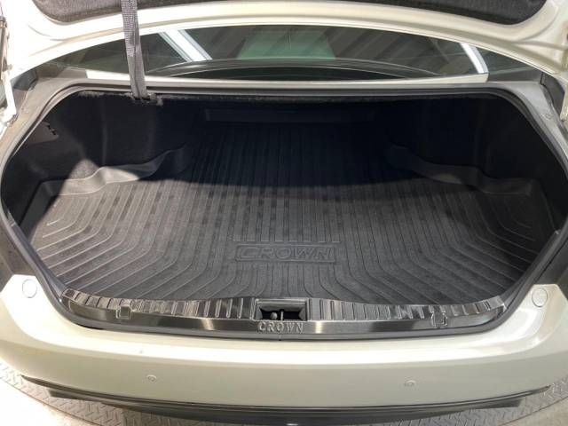 Toyota CROWN SEDAN 2013-02 189663-11