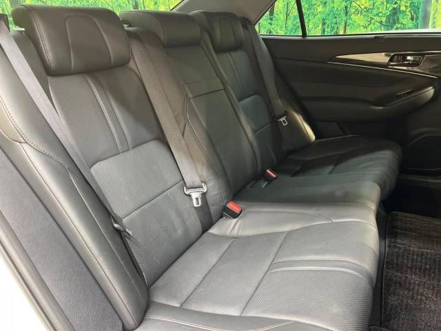 Toyota CROWN SEDAN 2013-02 189663-10