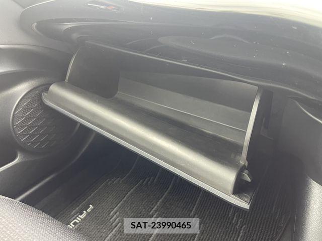 Toyota PRIUS 2019-06 322454-21