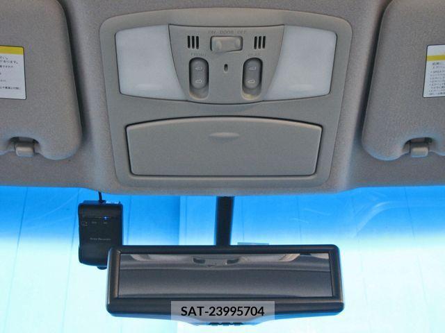 Nissan ELGRAND 2015-09 200571-15
