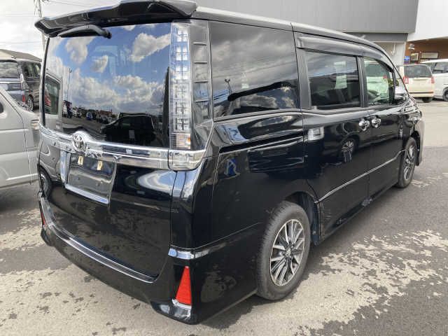 Toyota VOXY 2017-03 1615-2