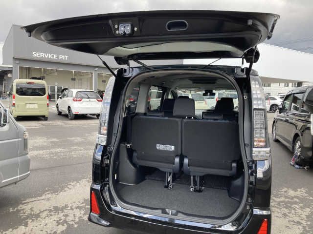 Toyota VOXY 2017-03 1615-8