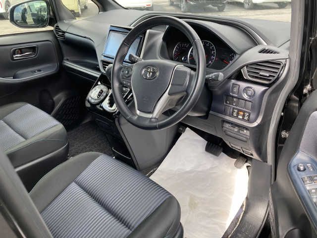 Toyota VOXY 2017-03 1615-1