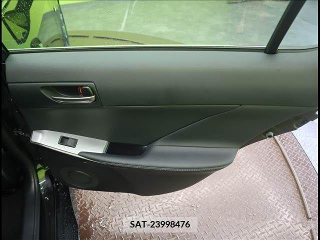 Lexus IS 2023-07 388355-26
