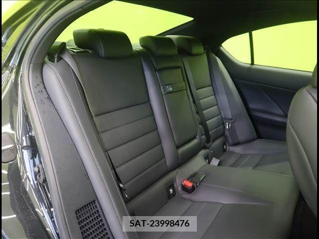 Lexus IS 2023-07 388355-25