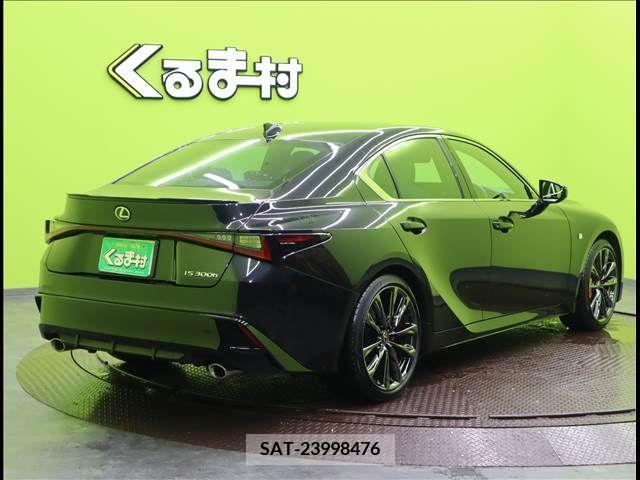Lexus IS 2023-07 388355-1