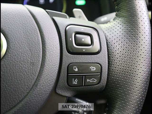 Lexus IS 2023-07 388355-12