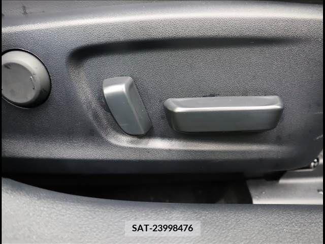 Lexus IS 2023-07 388355-22