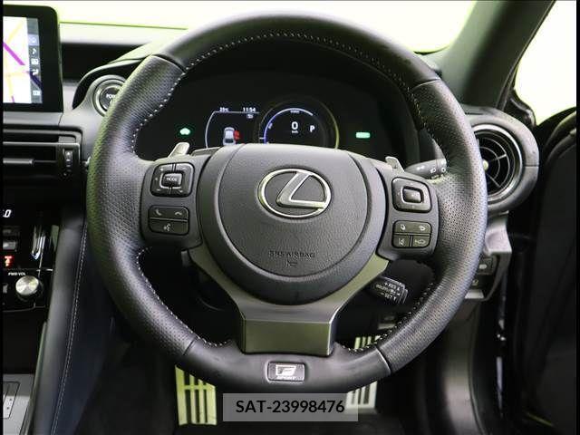 Lexus IS 2023-07 388355-10