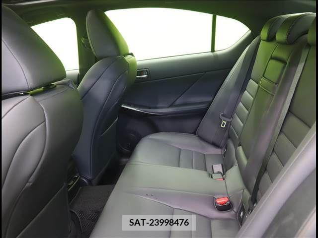 Lexus IS 2023-07 388355-28