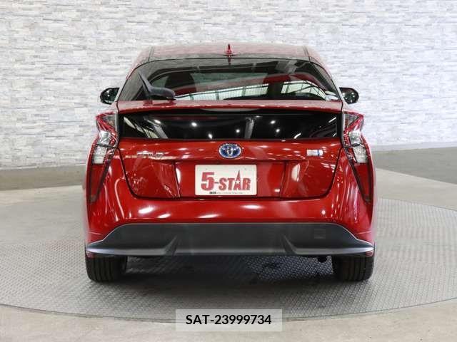 Toyota PRIUS 2016-03 379947-12