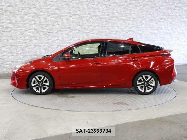 Toyota PRIUS 2016-03 379947-10
