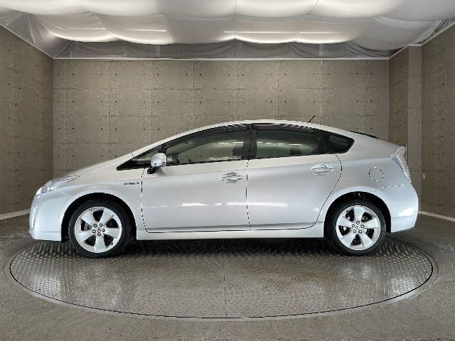 Toyota PRIUS 2010-06 12422-8