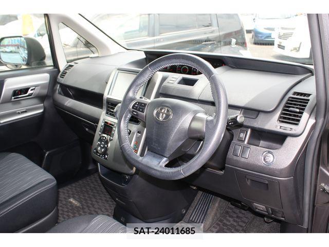 Toyota VOXY 2012-07 347500-1