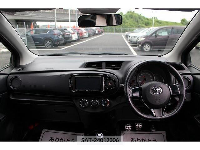 Toyota VITZ 2011-11 313646-15