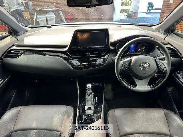 Toyota C-HR 2017-01 295017-1