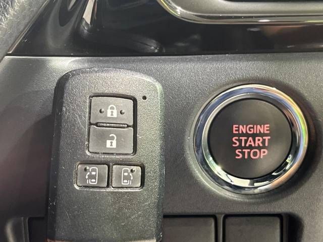 Toyota VOXY 2018-06 6868-7