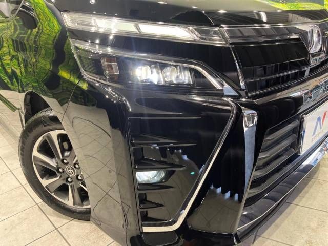 Toyota VOXY 2018-06 6868-13