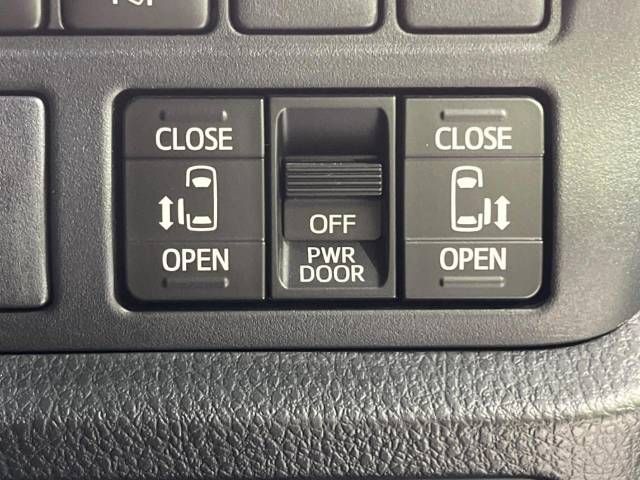Toyota VOXY 2018-06 6868-6
