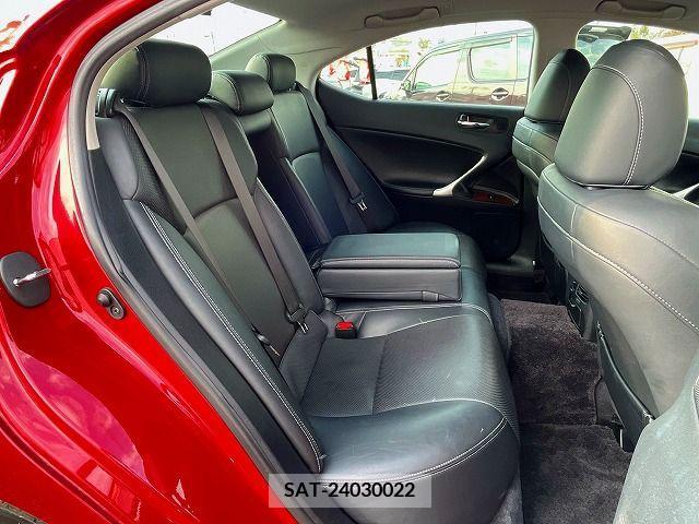 Lexus IS 2010-07 388131-3