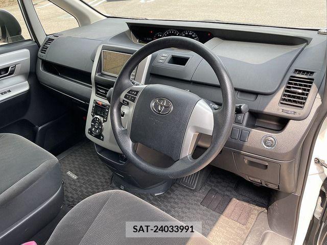 Toyota NOAH 2010-12 365085-9