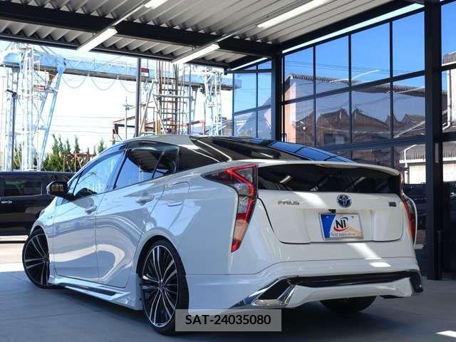 Toyota PRIUS 2018-12 222782-14