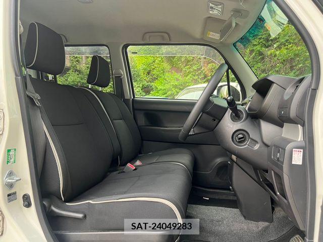 Toyota PIXIS SPACE 2013-03 281438-6