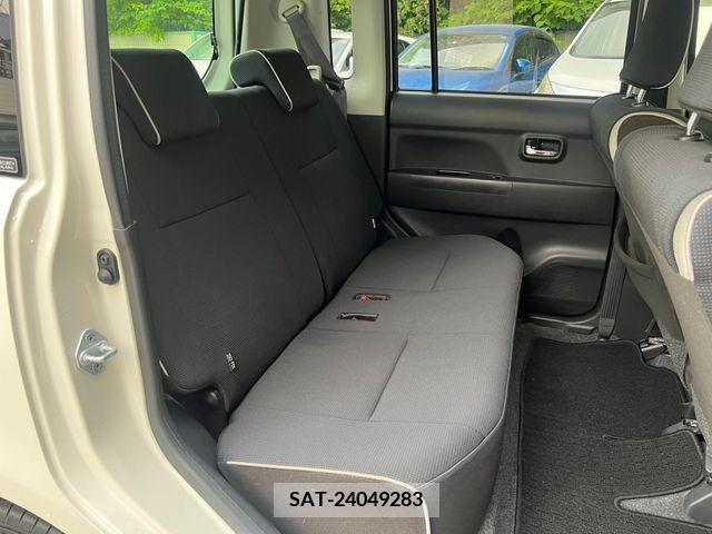 Toyota PIXIS SPACE 2013-03 281438-7