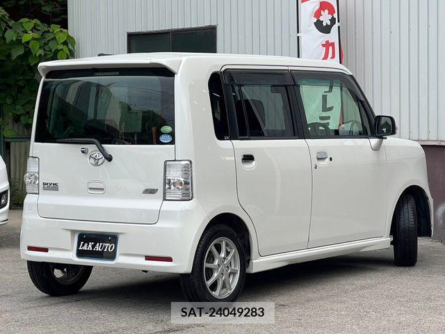 Toyota PIXIS SPACE 2013-03 281438-1
