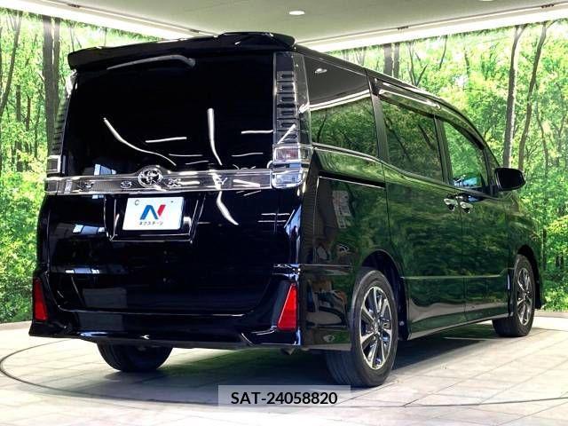 Toyota VOXY 2018-02 394981-18