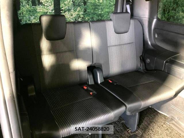 Toyota VOXY 2018-02 394981-10