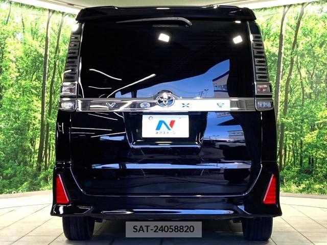 Toyota VOXY 2018-02 394981-16