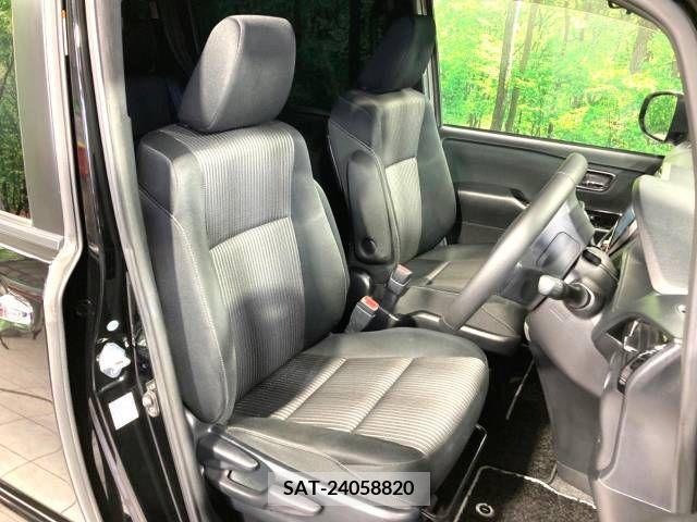 Toyota VOXY 2018-02 394981-8