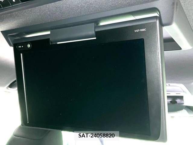 Toyota VOXY 2018-02 394981-3