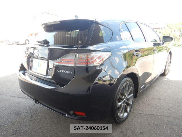 Lexus CT 2011-10 362715-7