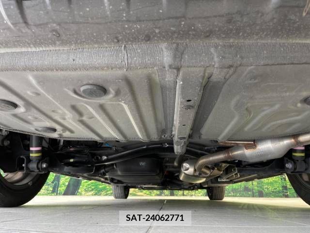 Toyota NOAH HYBRID 2023-01 336610-19