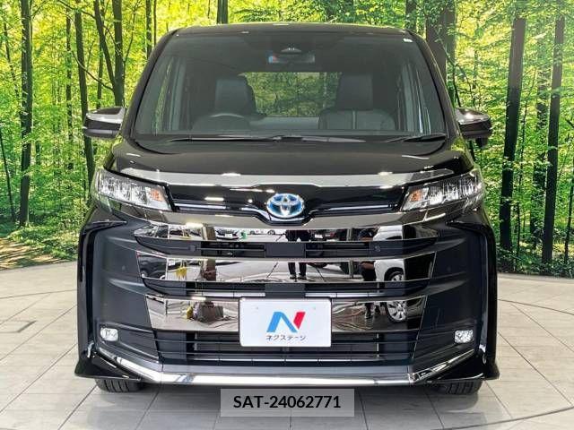 Toyota NOAH HYBRID 2023-01 336610-14