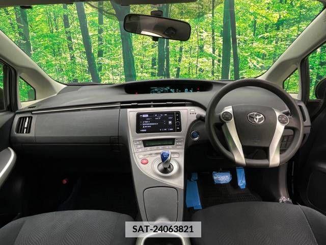 Toyota PRIUS 2013-06 350610-1