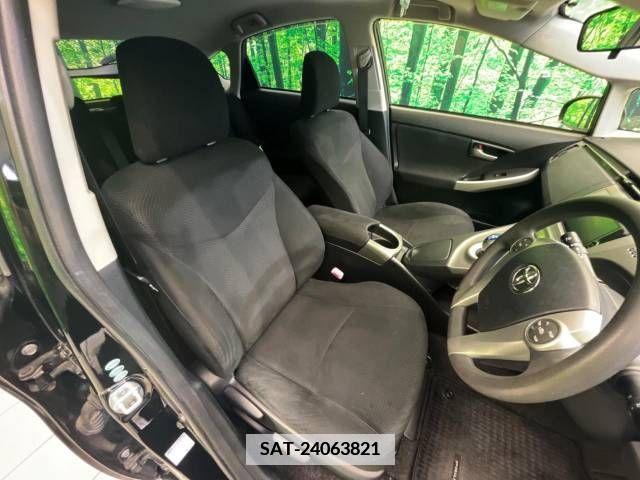 Toyota PRIUS 2013-06 350610-8