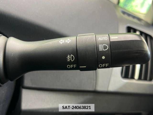 Toyota PRIUS 2013-06 350610-6