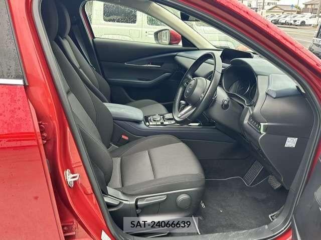 Mazda CX-30 2021-08 302118-18