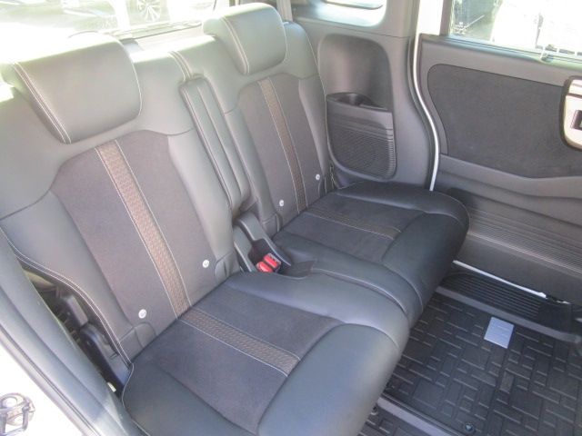 Honda N BOX CUSTOM 2018-06 181539-15