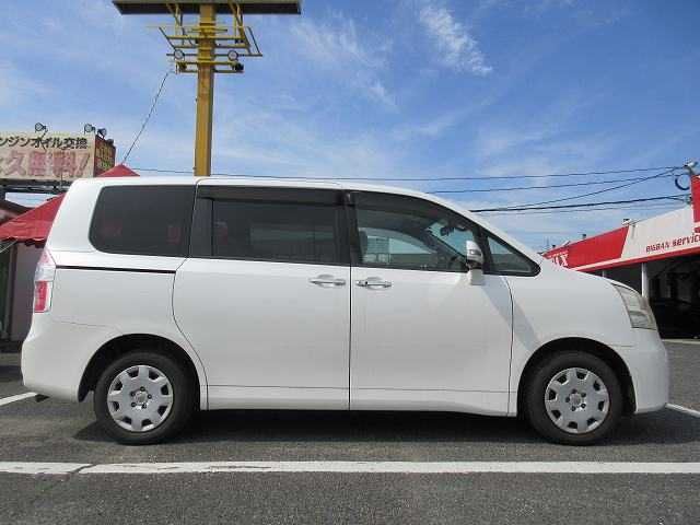 Toyota NOAH 2009-06 2052-18