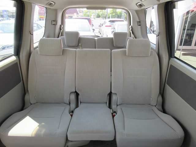 Toyota NOAH 2009-06 2052-11