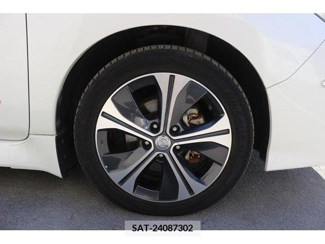 Nissan LEAF 2018-02 219620-11