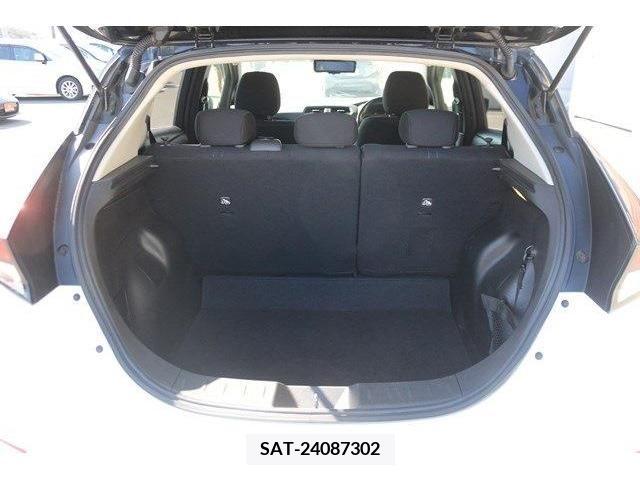 Nissan LEAF 2018-02 219620-16