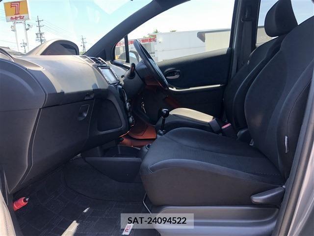 Toyota VITZ 2008-06 327087-13