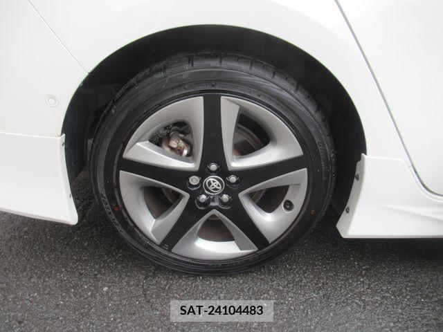 Toyota PRIUS 2019-06 338924-12